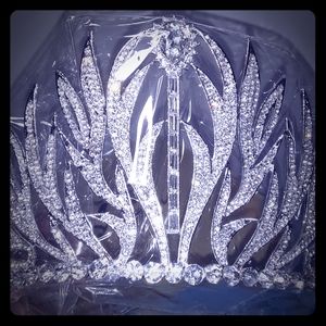 Beauty Crown (wedding, celebration)